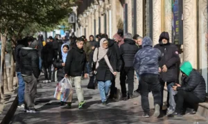 Trump anuncia tarifas de 25% a países que negociarem com Irã