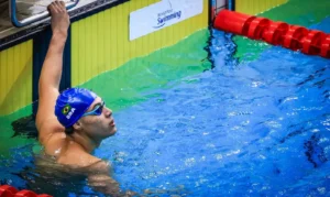 Arthur Xavier é prata nos 100m costas em competição em Barcelona