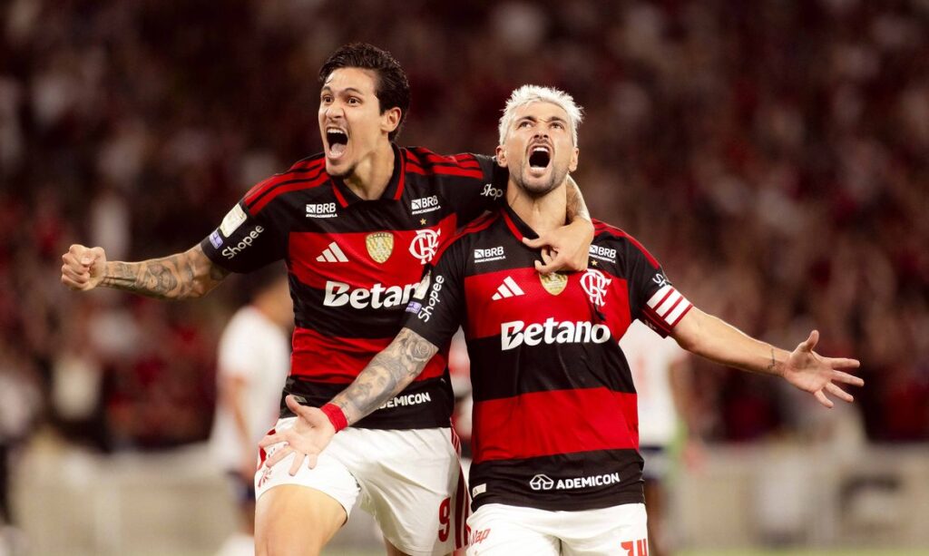 Fla estreia na Copa do Brasil com triunfo de 2 a 1 sobre o Vitória