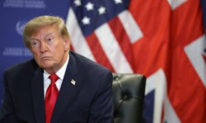 Trump diz acompanhar de perto eleição brasileira e não declara apoio